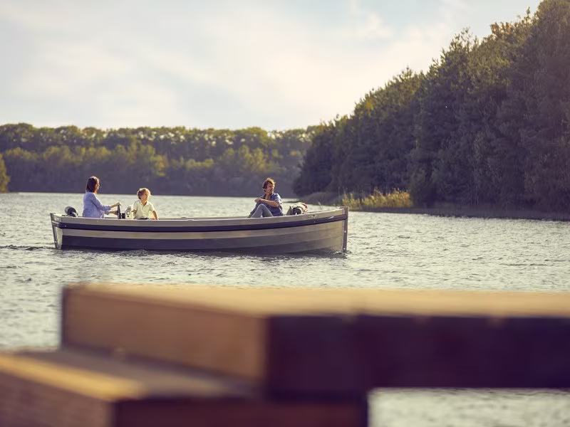 קוטג' אקסקלוסיב ל-8 על שפת האגם